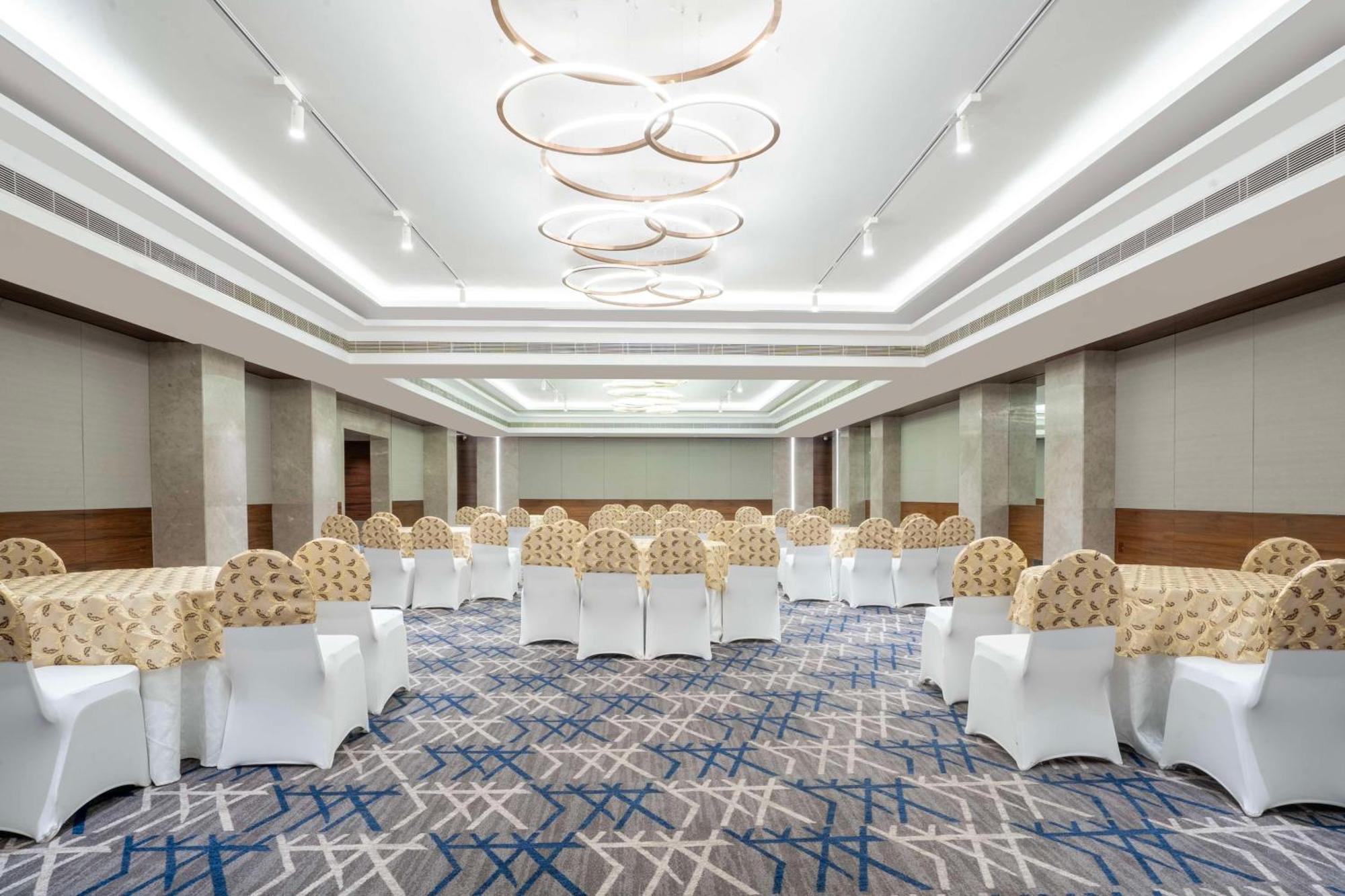 Radisson Hotel Vrindāvan 外观 照片