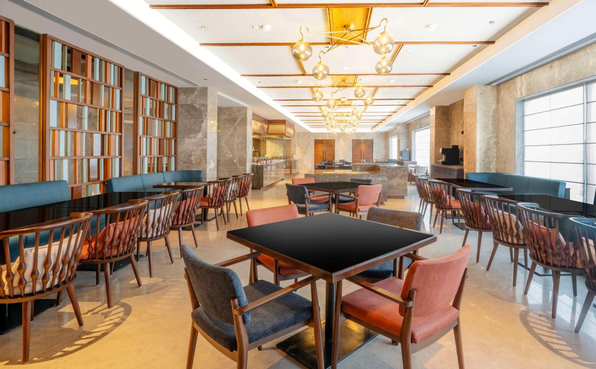 Radisson Hotel Vrindāvan 外观 照片