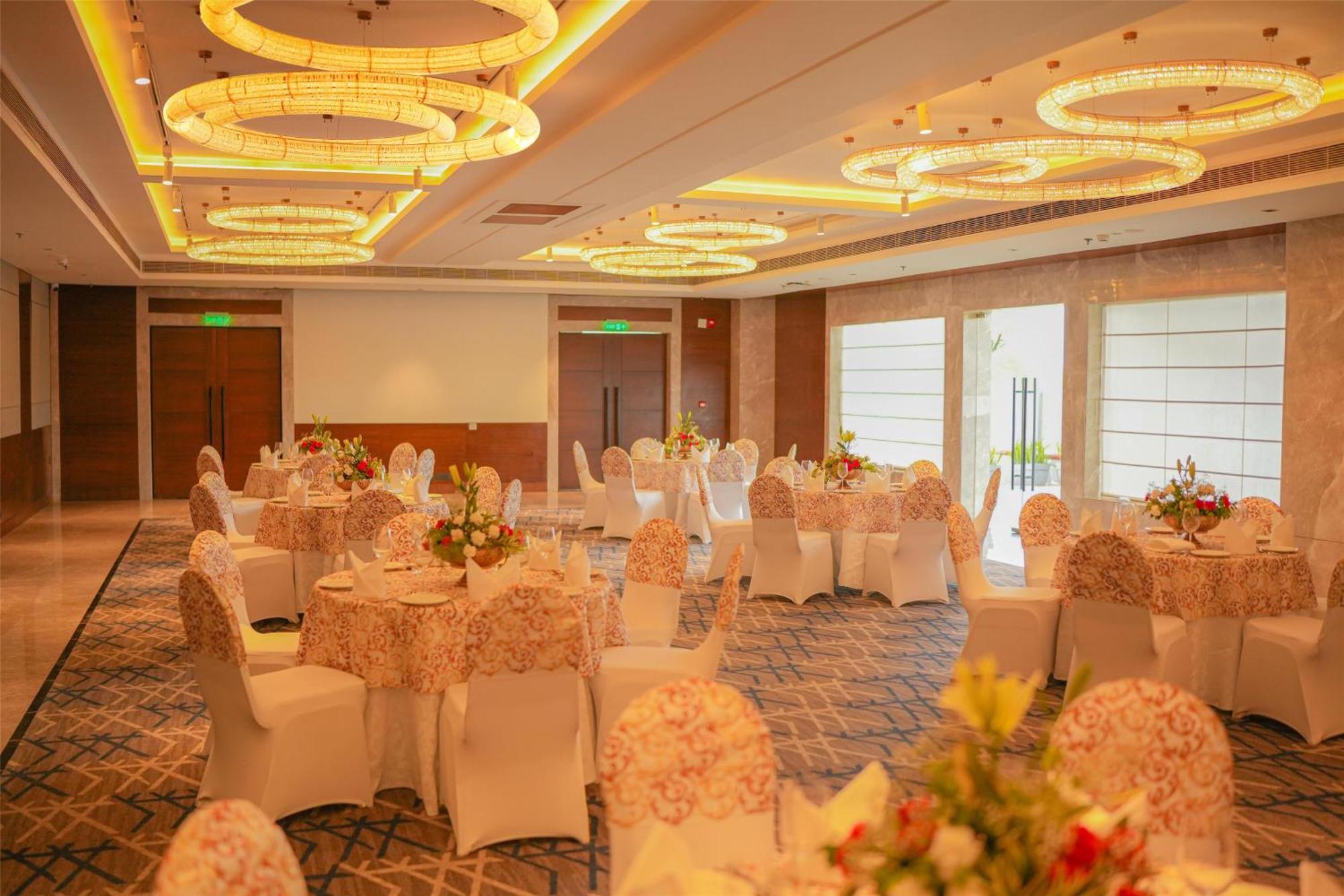 Radisson Hotel Vrindāvan 外观 照片