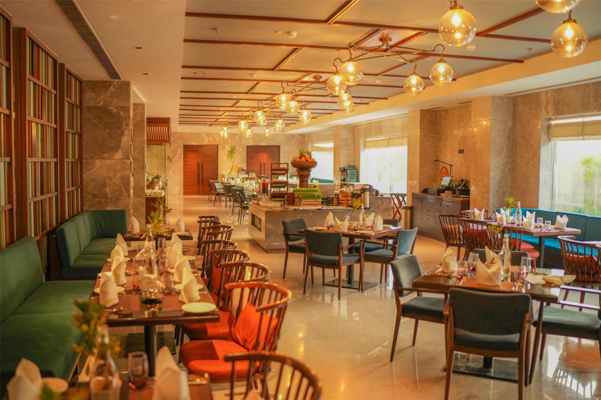 Radisson Hotel Vrindāvan 外观 照片